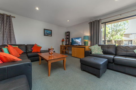 Condo 105 @ Horizons Golf Resort - Salamander Bay NSW - Holiday Cairns 6