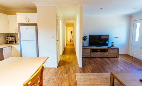 Sunbaker Pet Friendly Awards Finalist 4 Mins Walk To Culburra Beach - Holiday Cairns 17