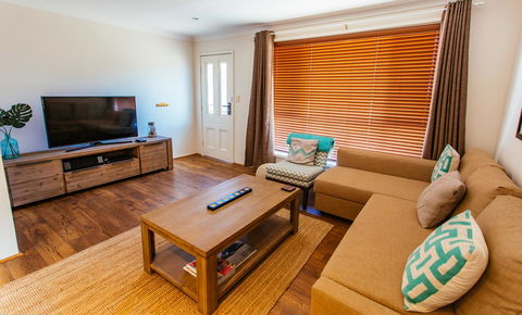 Sunbaker Pet Friendly Awards Finalist 4 Mins Walk To Culburra Beach - Holiday Cairns 7