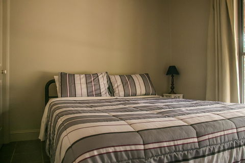 Ironstone Estate Lovedale - Holiday Cairns 13