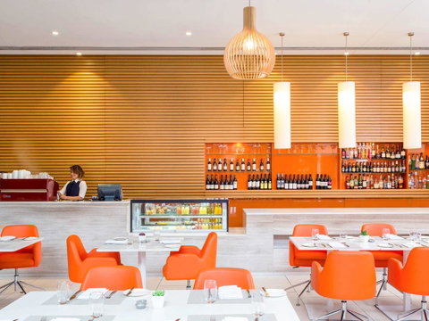 Novotel Newcastle Beach - Holiday Cairns 2