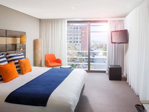 Novotel Newcastle Beach - Holiday Cairns 0