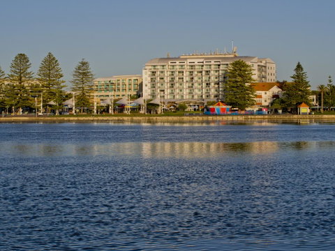 Oaks The Entrance Waterfront Suites - Holiday Cairns 15