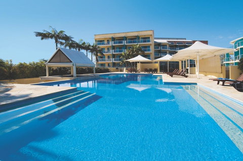 Oaks The Entrance Waterfront Suites - Holiday Cairns 1
