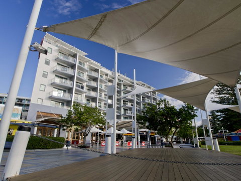 Oaks The Entrance Waterfront Suites - Holiday Cairns 7