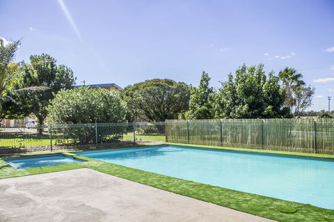 Allonville Gardens Motel - Holiday Cairns 8