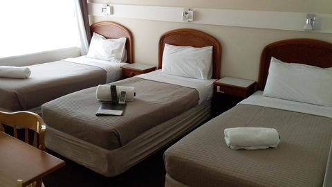 Allonville Gardens Motel - Holiday Cairns 3
