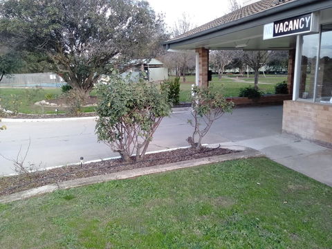 Allonville Gardens Motel - Holiday Cairns 1