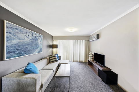 Adina Apartment Hotel Sydney Surry Hills - Holiday Cairns 7