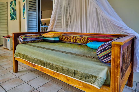 Julians Apartments - Holiday Cairns 8