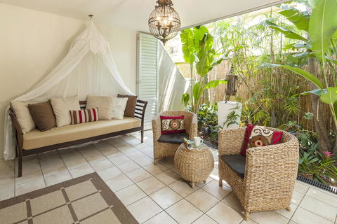 Julians Apartments - Holiday Cairns 36