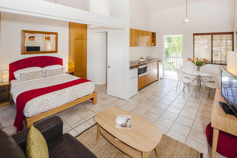 Julians Apartments - Holiday Cairns 21