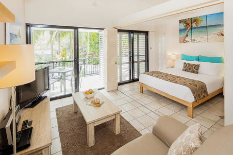 Julians Apartments - Holiday Cairns 12