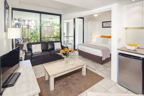 Julians Apartments - Holiday Cairns 35