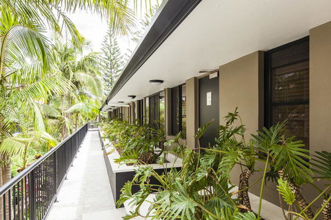 Julians Apartments - Holiday Cairns 25