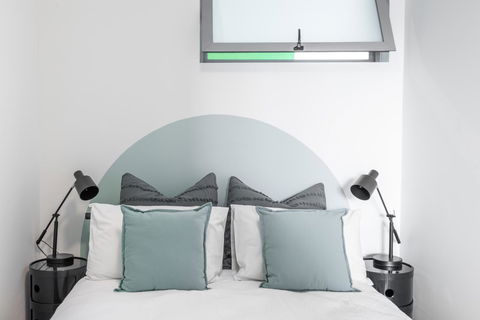 Large Light Luxe 3BDR 2BA Free Parking - Walk To Sydney Uni And RPA - Holiday Cairns 10