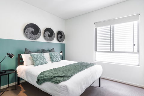 Large Light Luxe 3BDR 2BA Free Parking - Walk To Sydney Uni And RPA - Holiday Cairns 6