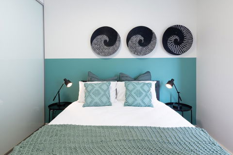 Large Light Luxe 3BDR 2BA Free Parking - Walk To Sydney Uni And RPA - Holiday Cairns 7