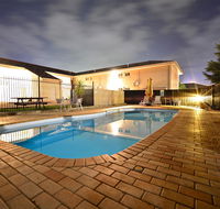 Winning Post Motor Inn - Holiday Cairns