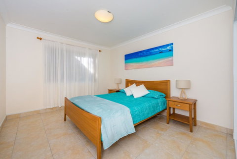 Ronald Avenue 1/65 - Shoal Bay - Holiday Cairns 7