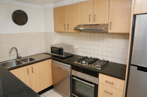 Liv Apartments Haymarket - Holiday Cairns 24