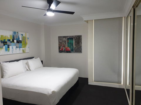 Liv Apartments Haymarket - Holiday Cairns 5