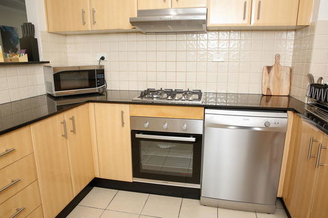 Liv Apartments Haymarket - Holiday Cairns 26