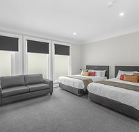 Horse and Jockey Hotel - Holiday Cairns