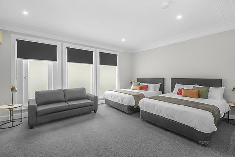 Horse And Jockey Hotel Homebush - Holiday Cairns 0