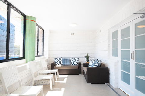 Horse And Jockey Hotel Homebush - Holiday Cairns 11