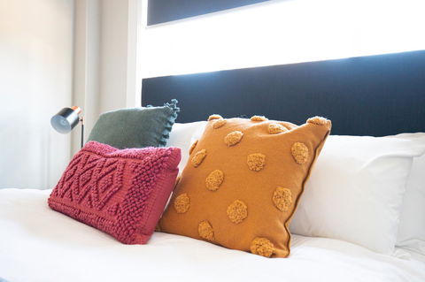 Horse And Jockey Hotel Homebush - Holiday Cairns 6