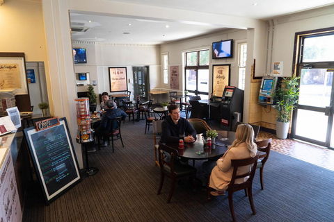 Horse And Jockey Hotel Homebush - Holiday Cairns 27