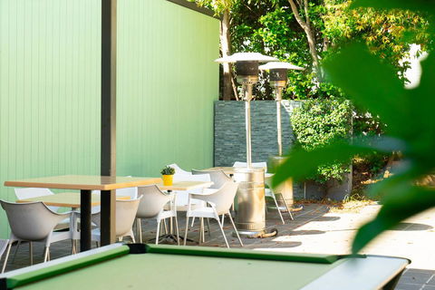 Horse And Jockey Hotel Homebush - Holiday Cairns 24
