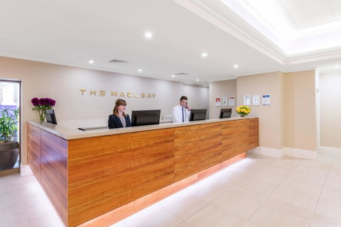 Macleay Hotel - Holiday Cairns 2