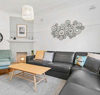 Seaspray - Manly beach apartment close to the sand - Holiday Cairns