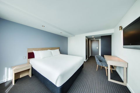 Central Studio Hotel Sydney - Holiday Cairns 1