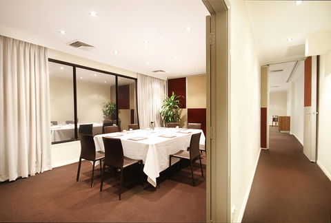 Central Studio Hotel Sydney - Holiday Cairns 12