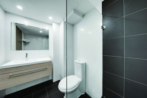 Central Studio Hotel Sydney - Holiday Cairns 4