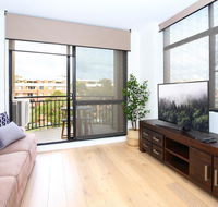 Vibrant inner-city living - Darling Harbour fringe - Holiday Cairns