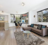 Lower Bridge and Sails - Executive 2BR Darlinghurst Apartment with Balcony and Rooftop Views - Holiday Cairns