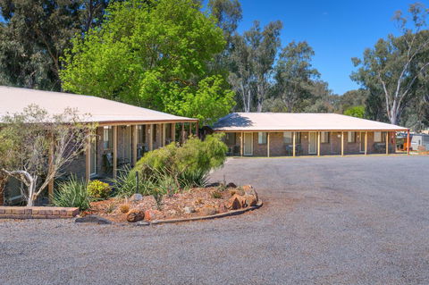 Corowa Bindaree Holiday Park - Holiday Cairns 9