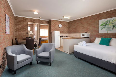 Corowa Bindaree Holiday Park - Holiday Cairns 0