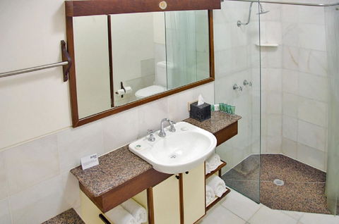 Beach Hotel Resort - Holiday Cairns 33