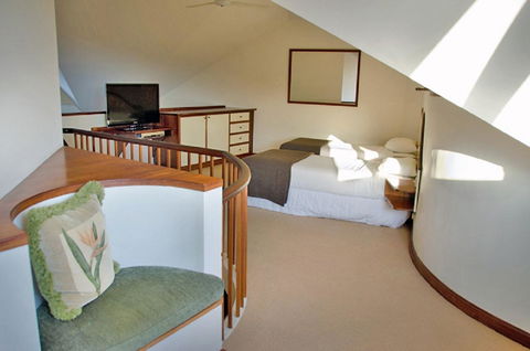 Beach Hotel Resort - Holiday Cairns 28