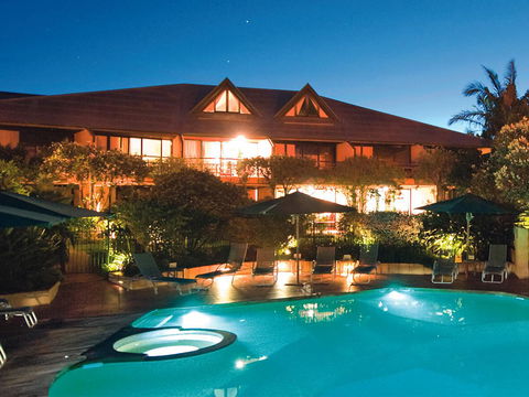 Beach Hotel Resort - Holiday Cairns 25