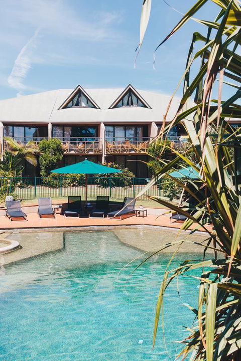 Beach Hotel Resort - Holiday Cairns 43