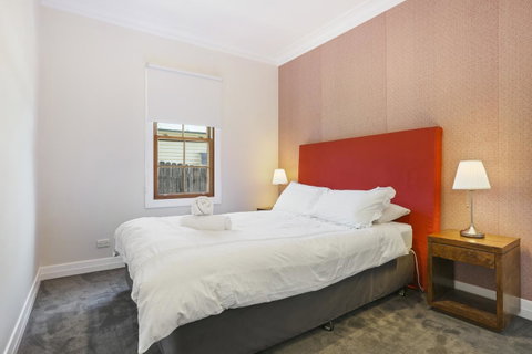 Bellevue Accommodation - Holiday Cairns 5