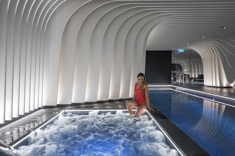 SKYE Suites Sydney - Holiday Cairns 32