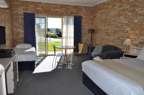 Mollymook Surfbeach Motel & Apartments - Holiday Cairns 1