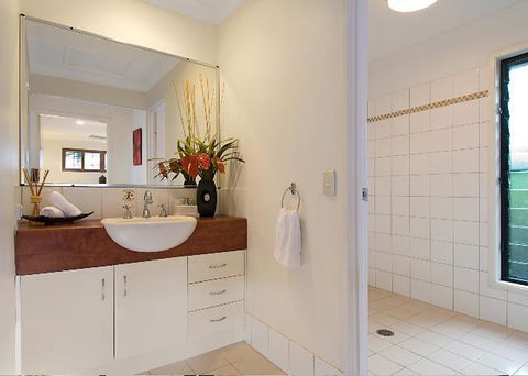 Suranadi Beach House 1 - Holiday Cairns 1